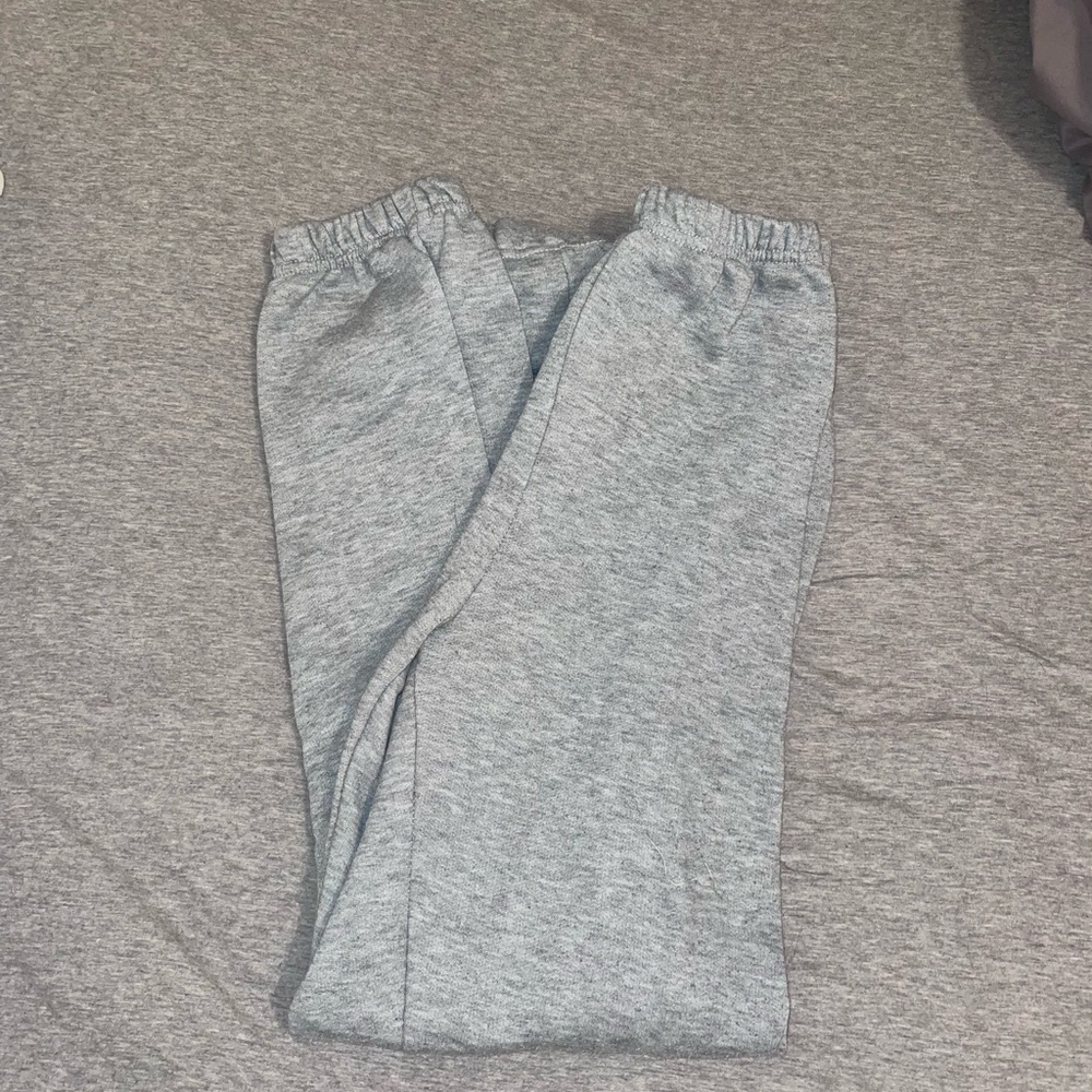 Light grey sweatpants